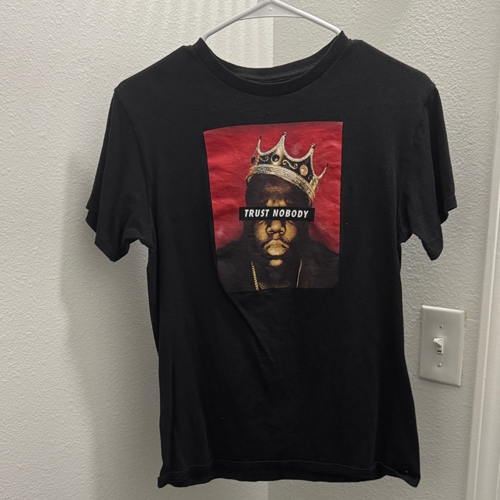 Black Graphic Tee - Trust Nobody